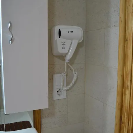 Casa Fanarilor בית הארחה בראשוב