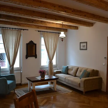Casa Fanarilor בית הארחה בראשוב